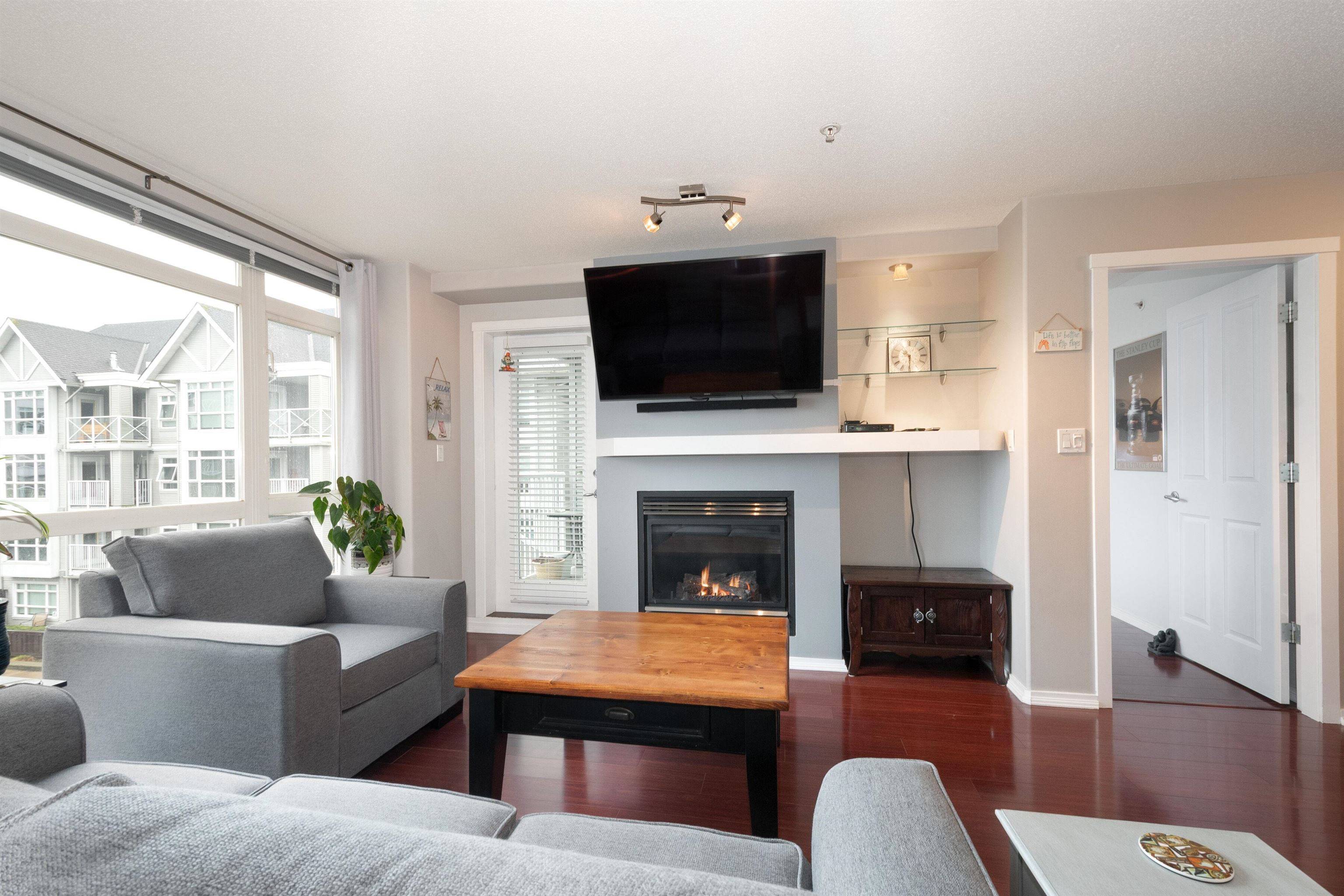 Port Moody, BC V3H 5E4,3142 St Johns ST #307