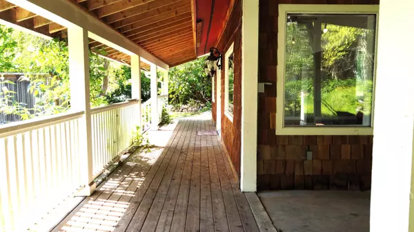 Roberts Creek, BC V0N 2W5,2470 Sunshine Coast HWY