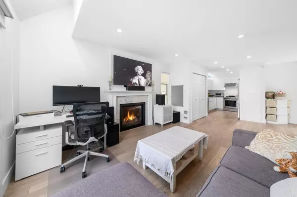 Vancouver, BC V6R 1Y7,3558 W 8th AVE