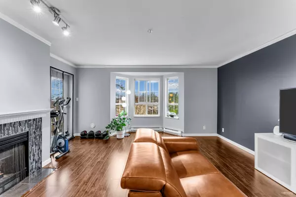 Surrey, BC V3R 0W8,15268 105 AVE #409