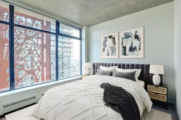 Vancouver, BC V6B 0E6,128 W Cordova ST #2704