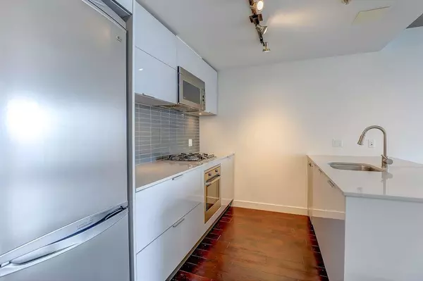 Vancouver, BC V6B 0E6,128 W Cordova ST #2704