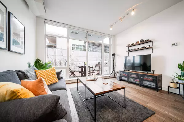 108 E 1st AVE #523,  Vancouver,  BC V5T 0E4