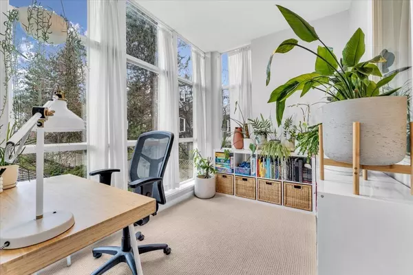 North Vancouver, BC V7H 3A1,630 Roche Point DR #303