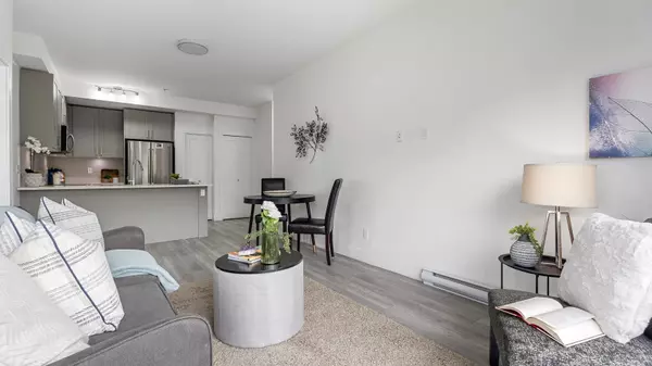 Surrey, BC V3T 0P2,13978 Fraser HWY #608