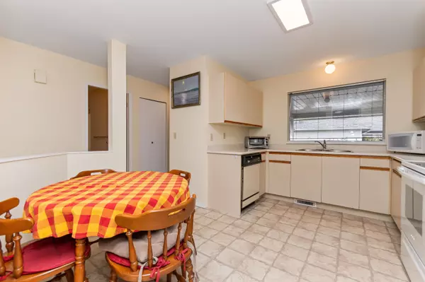 Chilliwack, BC V2R 2Z5,7610 Evans RD #203