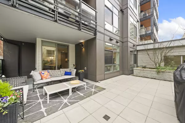 North Vancouver, BC V7L 0H2,128 E 8 ST #109