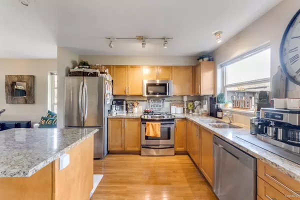 Squamish, BC V8B 0N5,1185 Village Green WAY