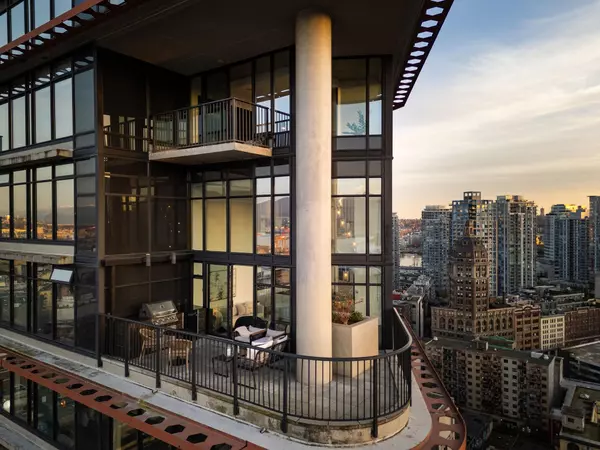 Vancouver, BC V6B 0E6,128 W Cordova ST #2910