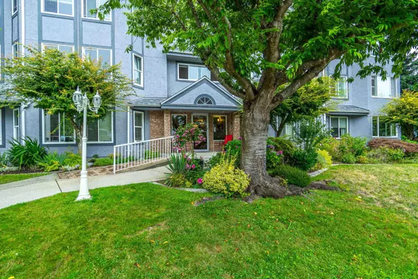 White Rock, BC V4B 4B2,1378 Fir ST #202