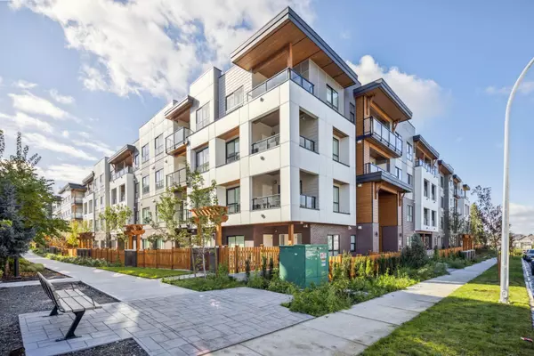 20282 72b AVE #403,  Surrey,  BC V2Y 1T9