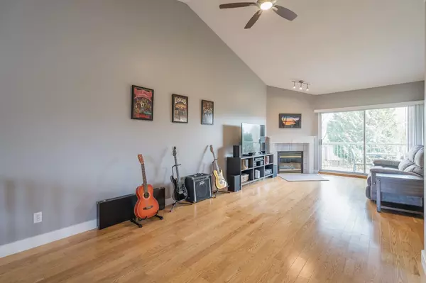 Surrey, BC V3S 7K3,5750 174 ST #20