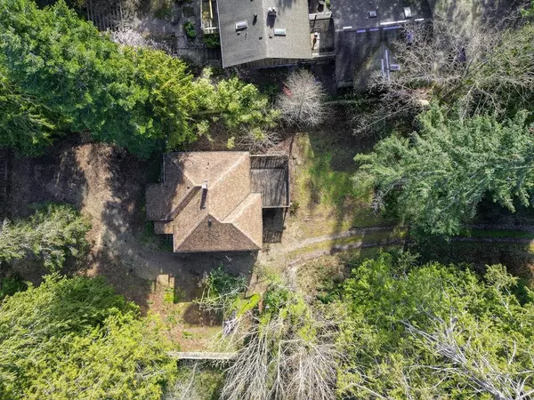 Roberts Creek, BC V0N 2W2,3496 Beach AVE