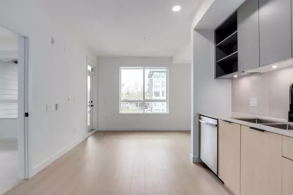 Surrey, BC V3V 0G9,13439 94a AVE #405