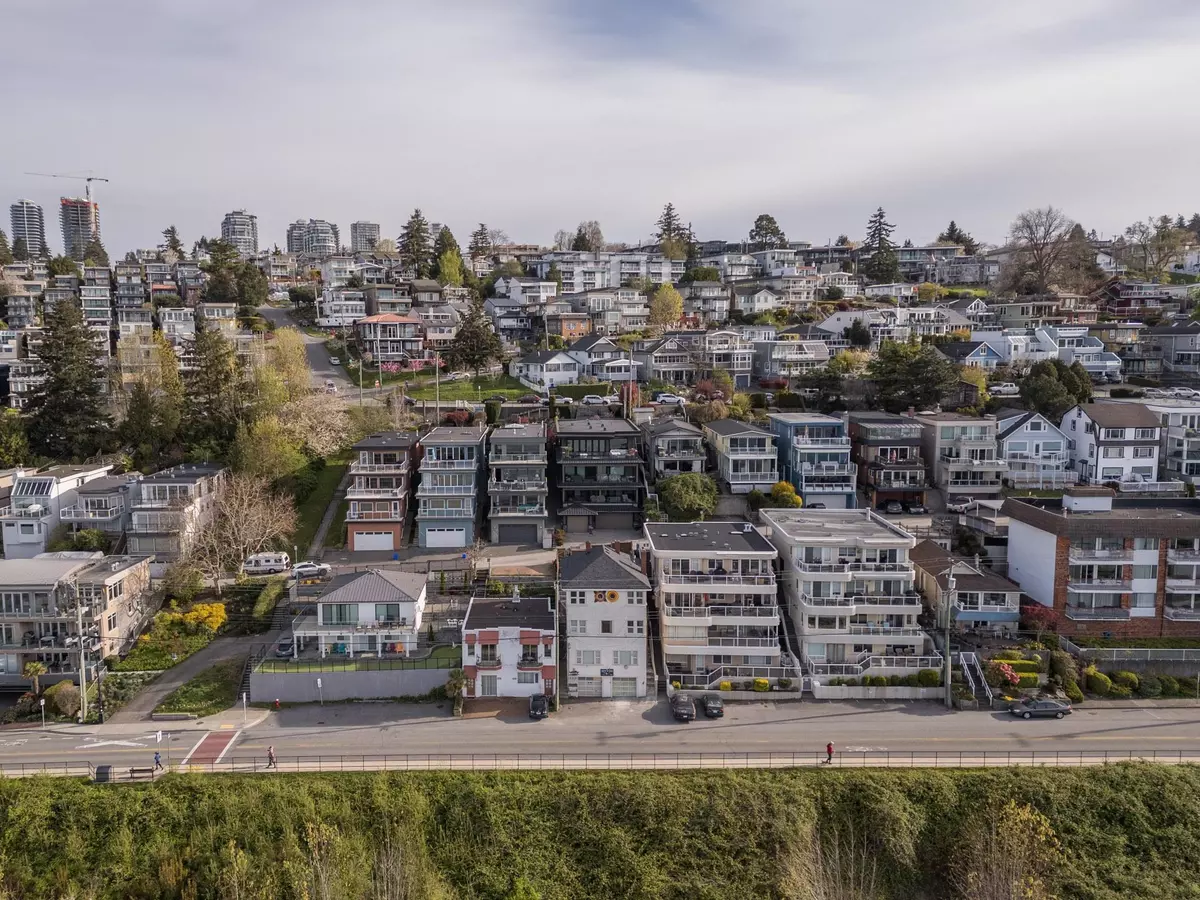 White Rock, BC V4B 1C5,15117 Marine DR