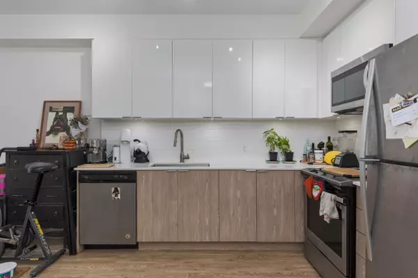 Squamish, BC V8B 0Z7,37881 Cleveland AVE #610