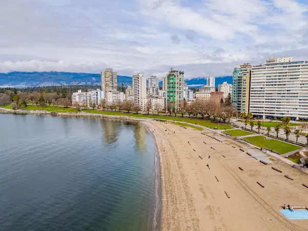 1949 Beach AVE #106,  Vancouver,  BC V6G 1Z2