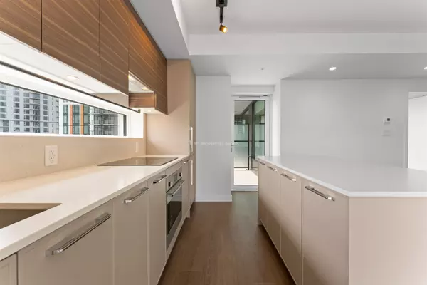 Surrey, BC V3T 0V7,13725 George Junction #1209