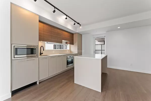 Surrey, BC V3T 0V7,13725 George Junction #1209