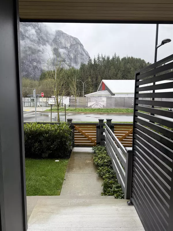 Squamish, BC V8B 2A1,1346 Halyard PL