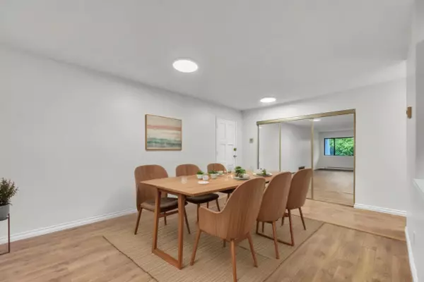 Burnaby, BC V5A 1R4,7361 Montecito DR #4