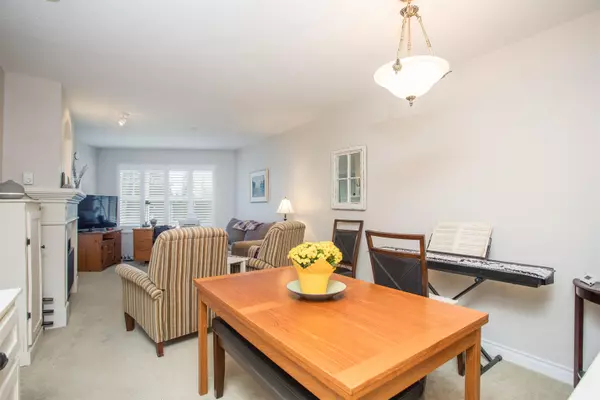North Vancouver, BC V7J 3V6,960 Lynn Valley RD #315
