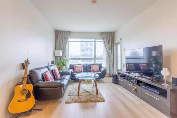 Burnaby, BC V5C 0J8,2188 Madison AVE #510