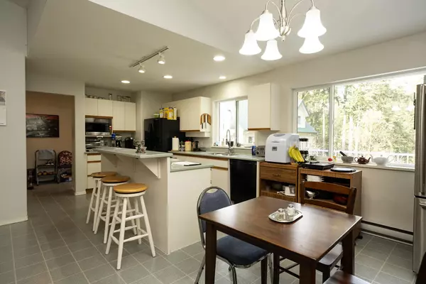 Pender Harbour, BC V0N 2H1,12599 Chris WAY