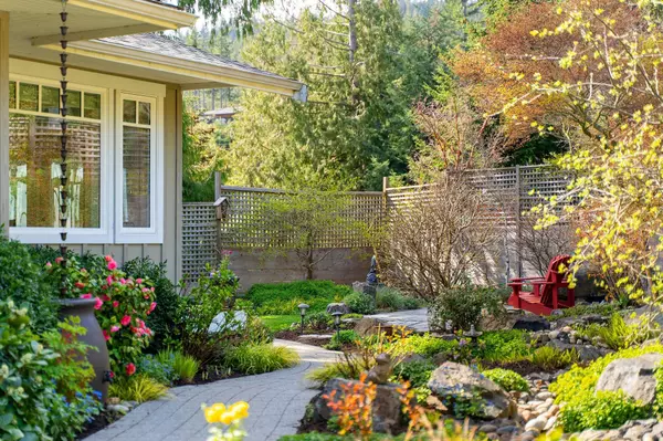 Bowen Island, BC V0N 1G2,963 Cowan Point DR