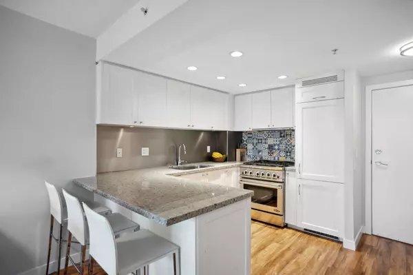 Vancouver, BC V6B 0B1,1133 Homer ST #706