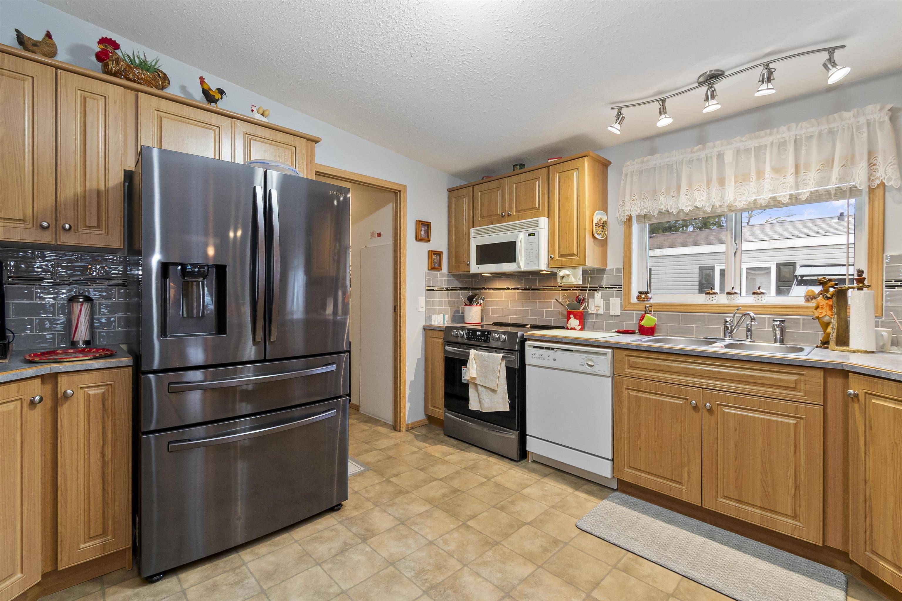 Chilliwack, BC V2R 3R4,6338 Vedder RD #62