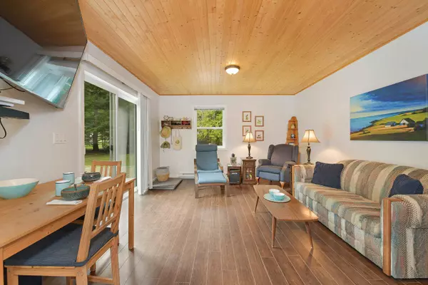 Mayne Island, BC V0N 2J1,759 Charter RD