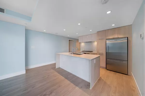 North Vancouver, BC V7J 0B5,680 Seylynn CRES #2106