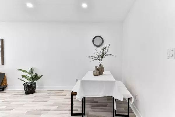 Coquitlam, BC V3J 1T9,1209 Howie AVE #113