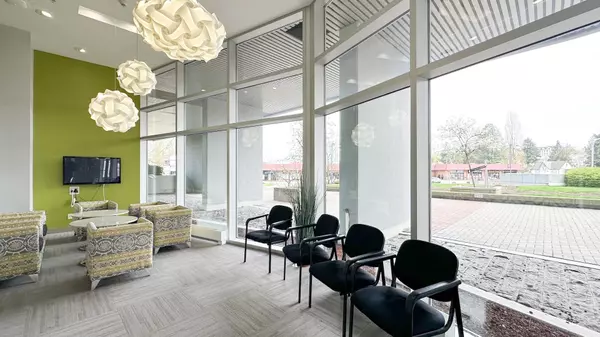 Surrey, BC V3T 0A8,13618 100 AVE #1509