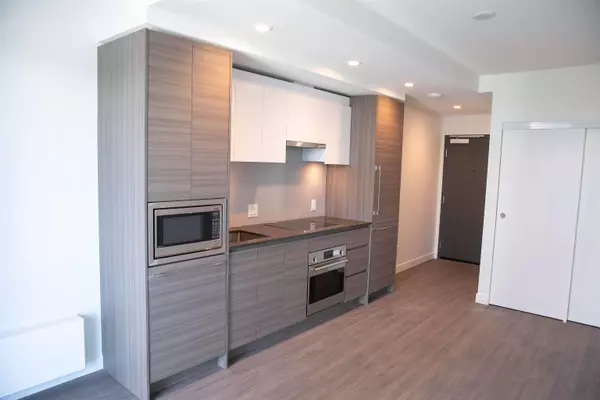 Surrey, BC V3T 0P7,13615 Fraser HWY #1707