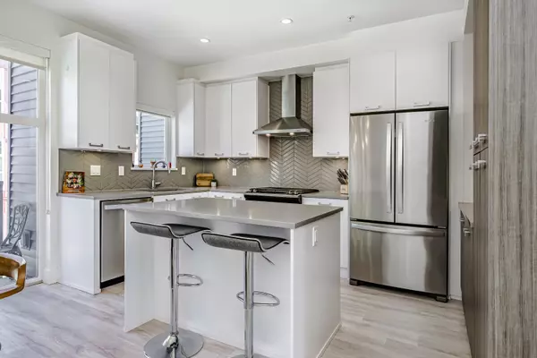 Maple Ridge, BC V2W 0K2,24076 112 AVE #37