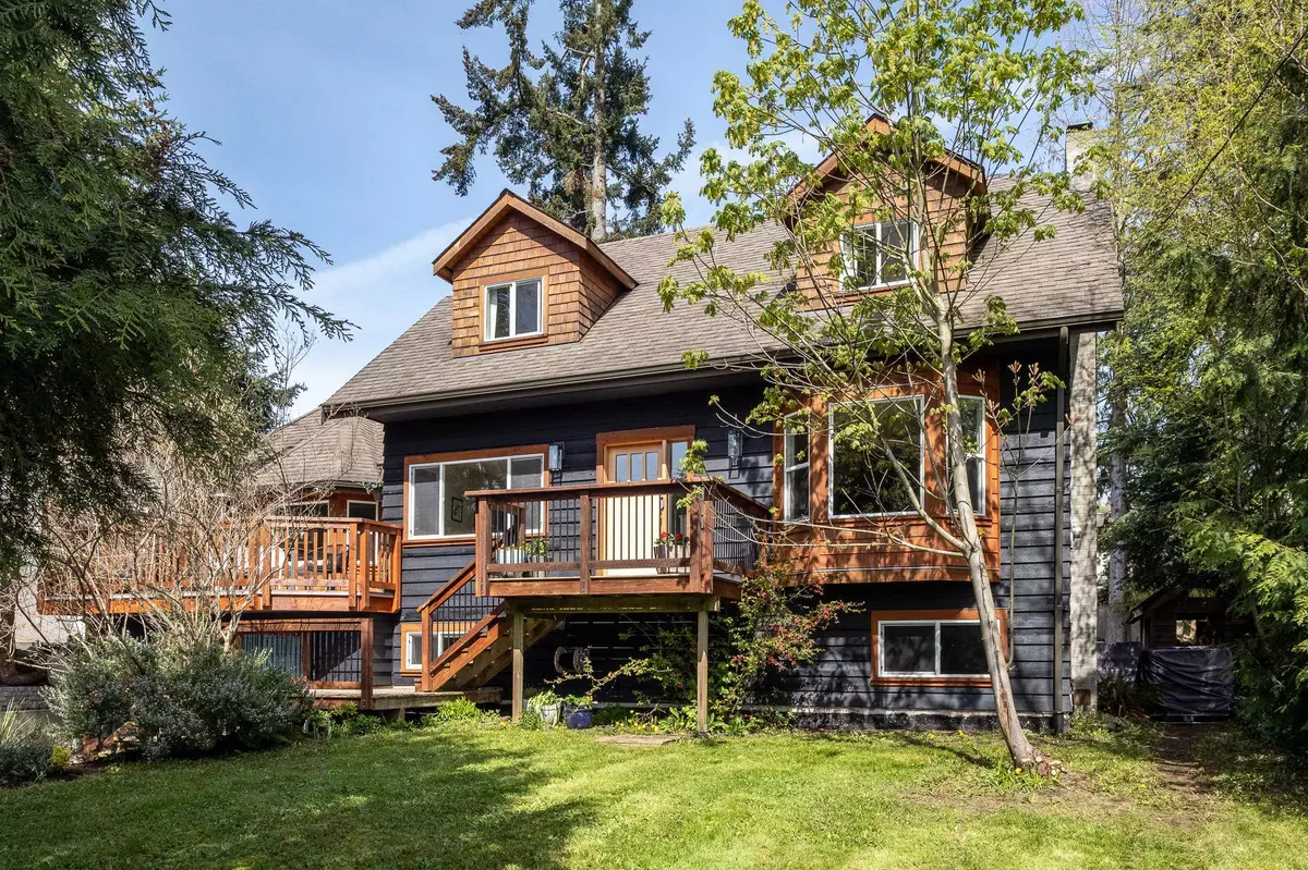 Sechelt, BC V7Z 0M2,6182 Norwest Bay RD