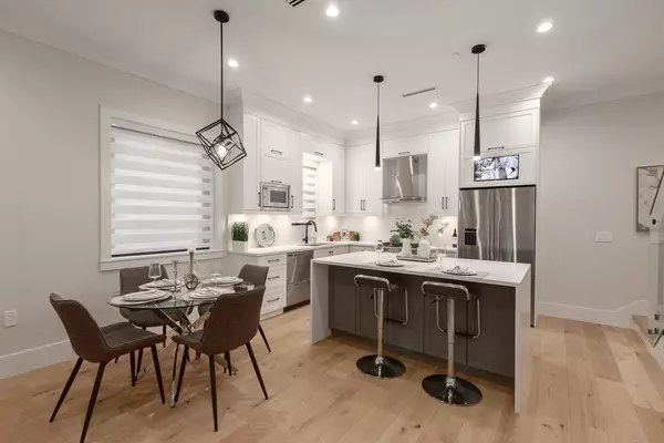 Vancouver, BC V5N 1X5,1560 E 10th AVE