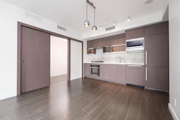 Vancouver, BC V6B 0P4,68 Smithe ST #1602