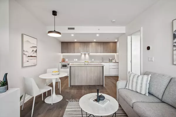 Surrey, BC V3T 0R2,13318 104 AVE #609