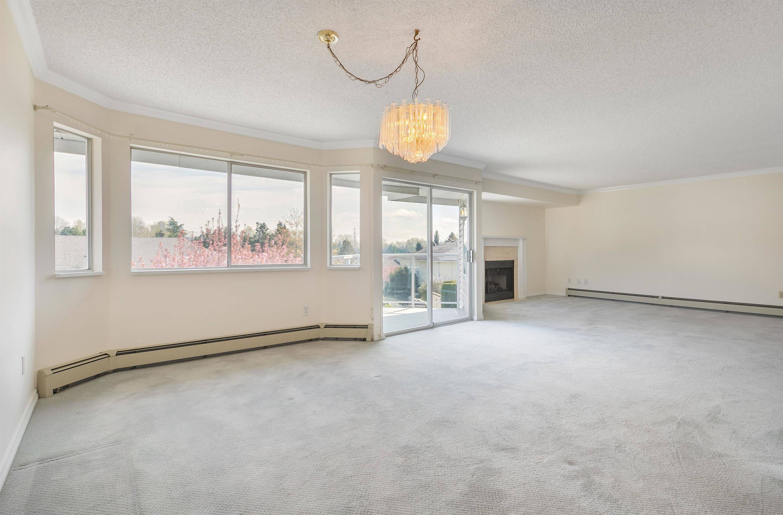 Coquitlam, BC V3E 2M4,1190 Falcon DR #37