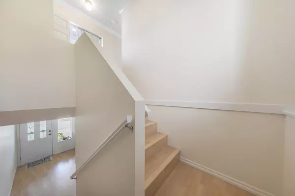 Coquitlam, BC V3E 2M4,1190 Falcon DR #37