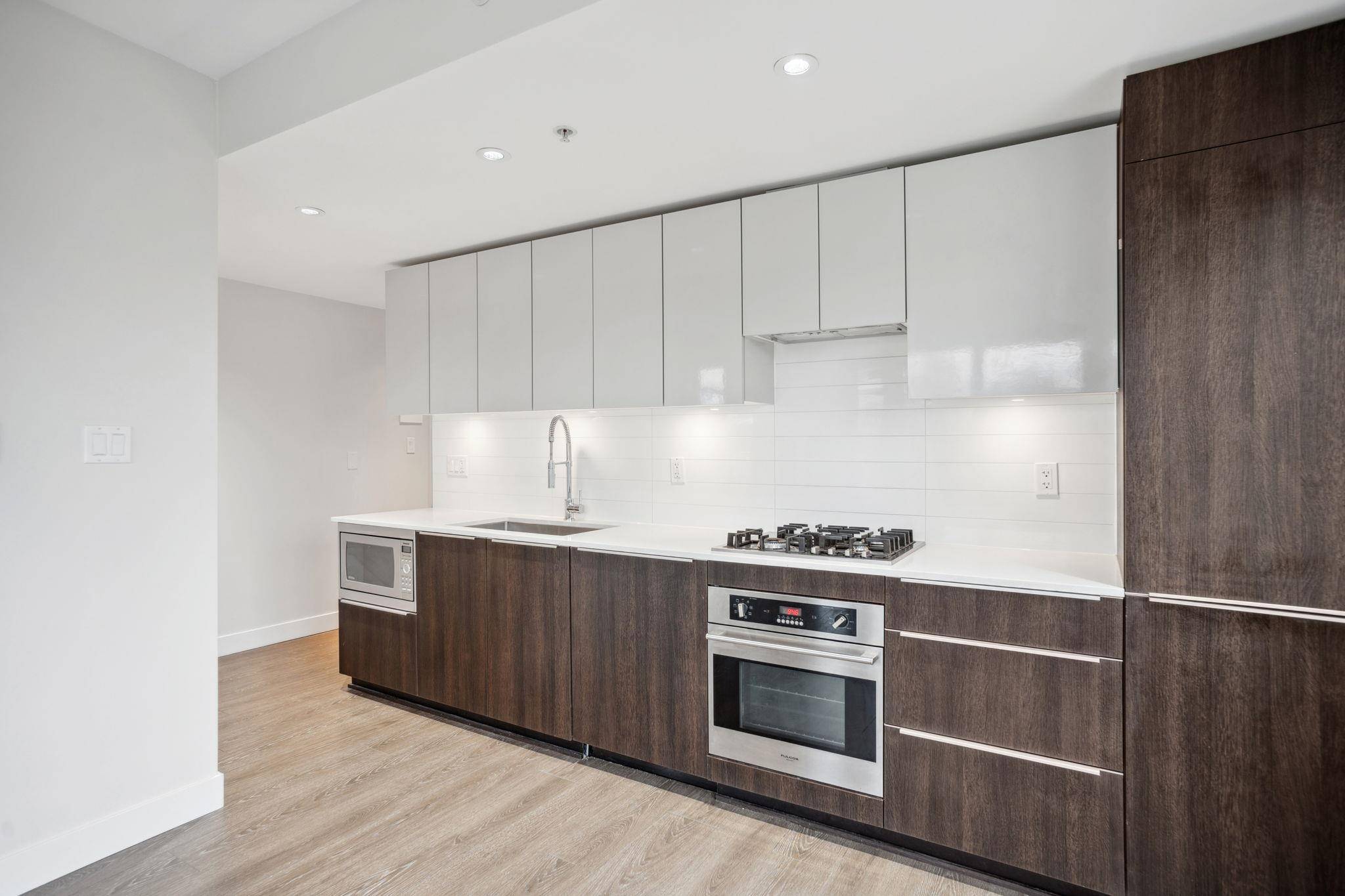 Vancouver, BC V5L 0B8,1588 E Hastings ST #409