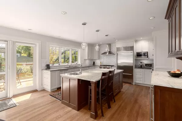Vancouver, BC V6R 2T8,4208 W 13th AVE