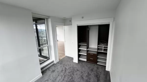 Surrey, BC V3T 0E6,10777 University DR #2108