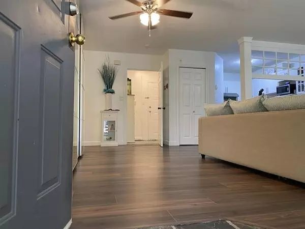 Surrey, BC V3W 0T6,13640 84 AVE #6