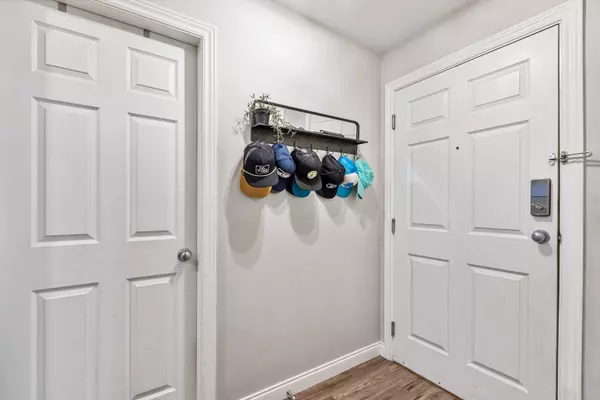 Langley, BC V3A 1G2,5488 198 ST #209