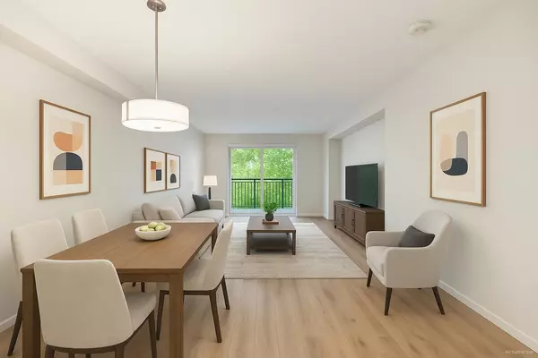 202 Lebleu ST #311,  Coquitlam,  BC V3K 4L6