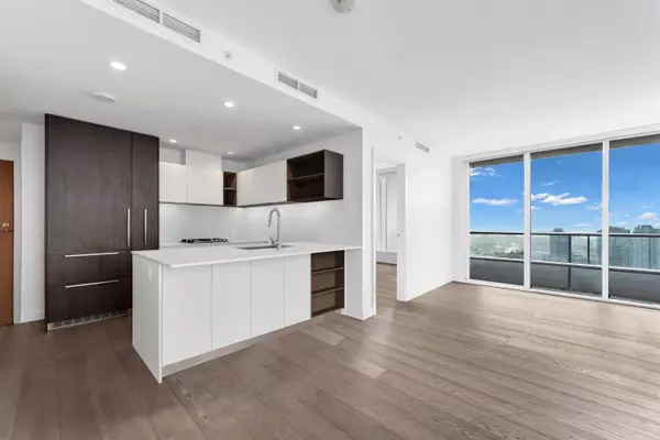 Burnaby, BC V5H 0K2,6000 Mckay AVE #4002